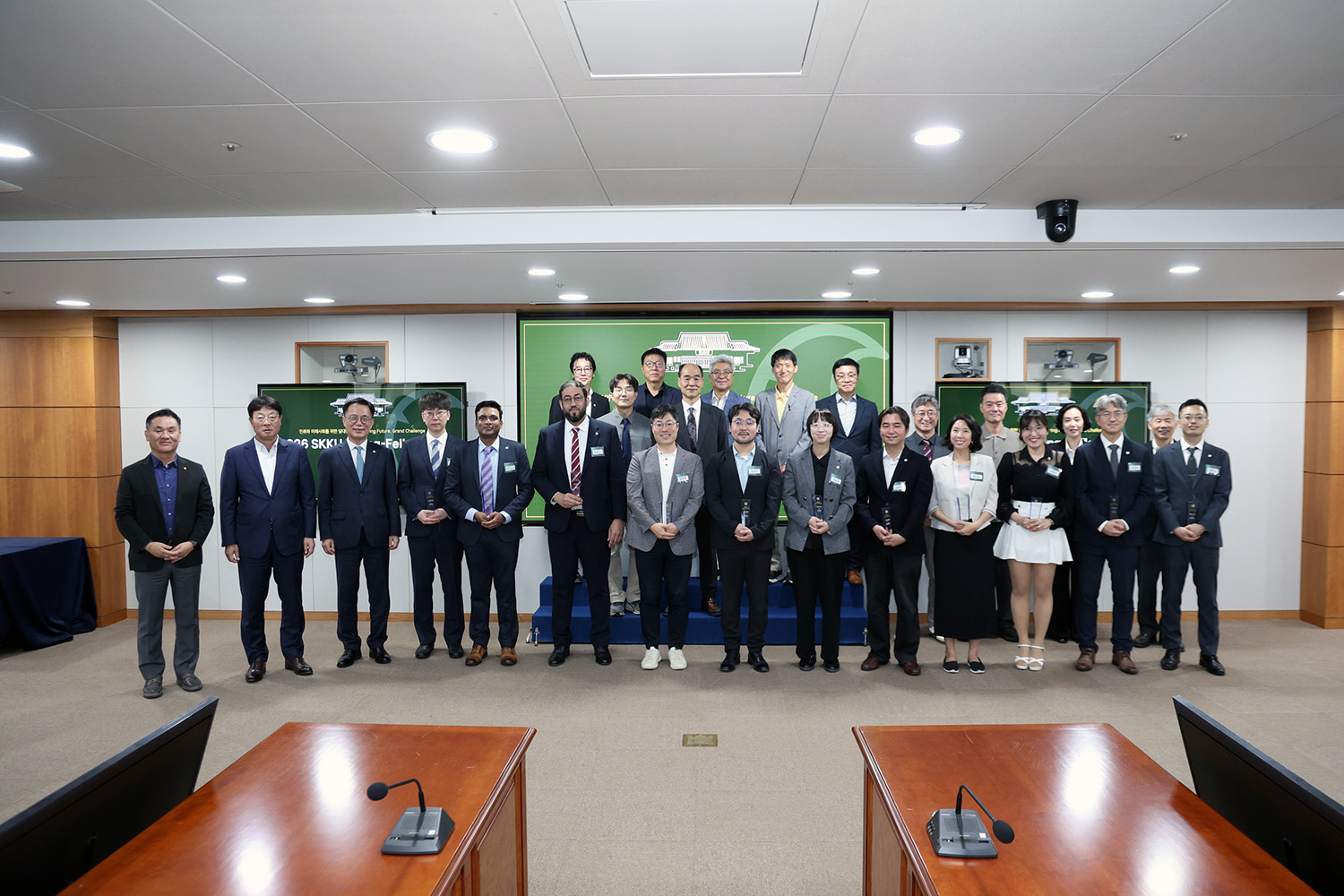 Group photo from the 2026 SKKU Rising-Fellowship award ceremony